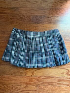 Gray pleated school girl skirt